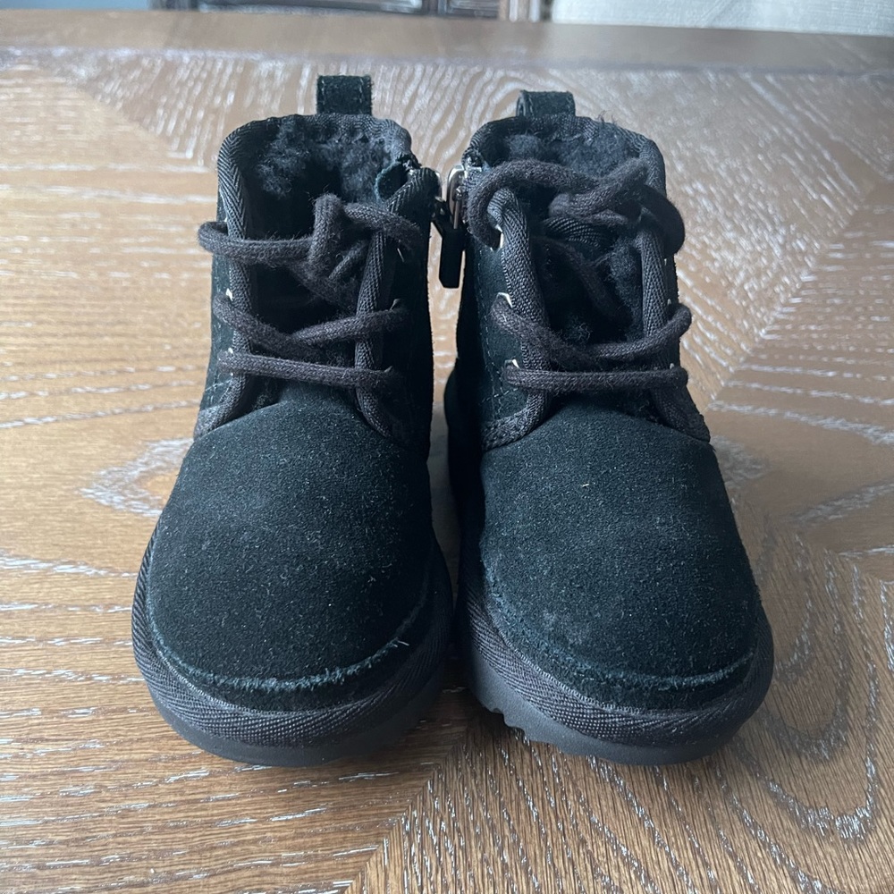 UGG little Kids Neumel II Boots Black Size 7
